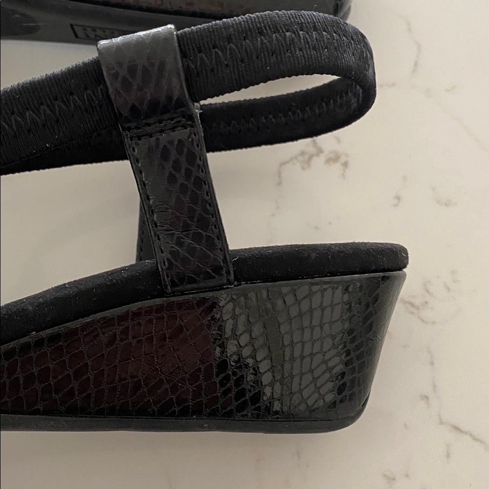 Alfani wedge sandals…Size 8 Wide - Picture 4 of 6